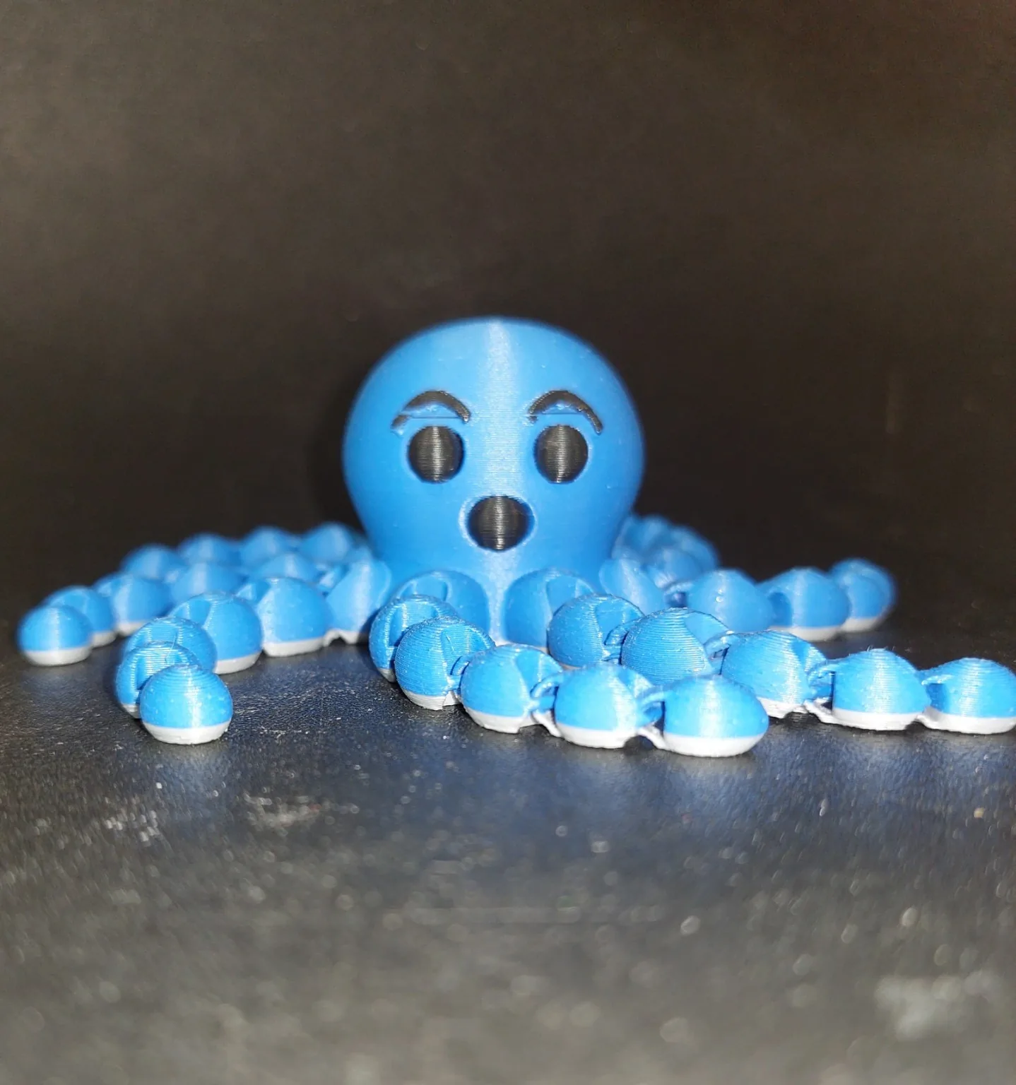 Plava artikulirana 3D ispisana hobotnica